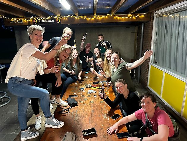 THOS DAMES KAMPIOEN!!!! - Sportvereniging THOS Beerta